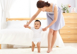 南寧月嫂公司：生了孩子請月嫂還是請婆婆來照顧，這四點是關(guān)鍵！